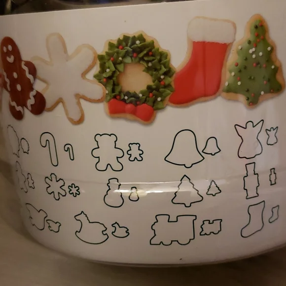 Mini metal Christmas cookie Cutters (40 count) - Picture 4 of 4